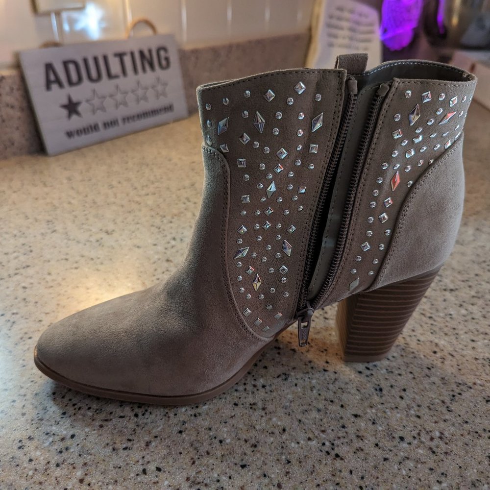 Jennifer Lopez Myra Taupe Silver Stud Western Chunky Heel Booties - Women’s 9